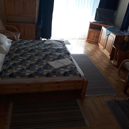 Kenezy Lux Apartman Vendeghaz Hajdúszoboszló Exteriör bild