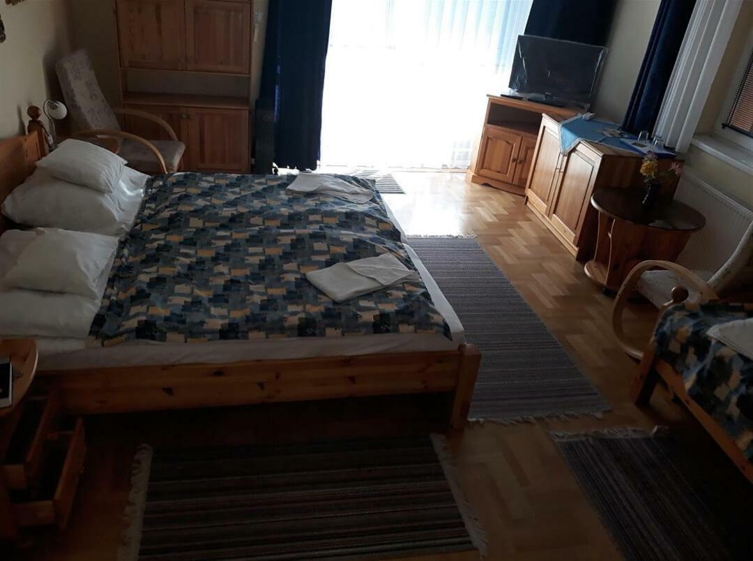 Kenezy Lux Apartman Vendeghaz Hajdúszoboszló Exteriör bild